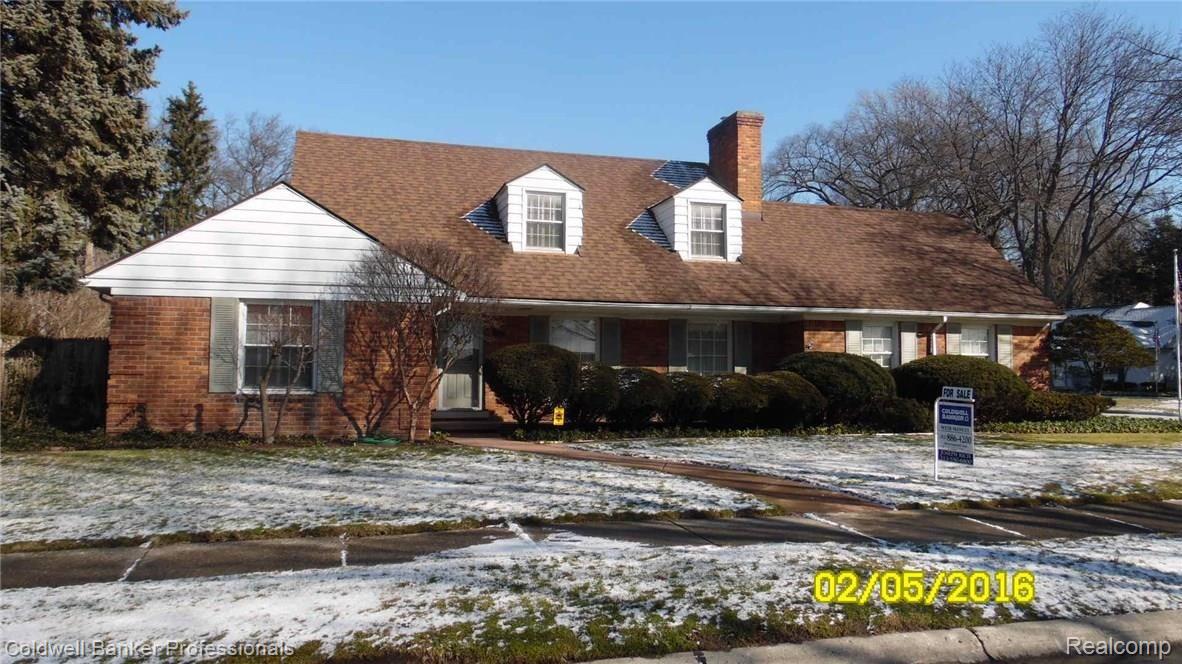 270 Stephens Road Grosse Pointe, MI 48236 - Photo 1 of 23 SAM_1338.JPG