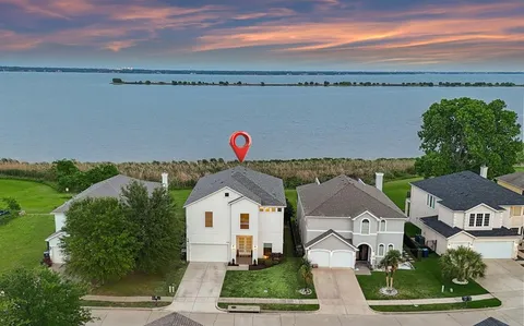 $739,900 | 5238 Lake Terrace Court, Garland, TX 75043