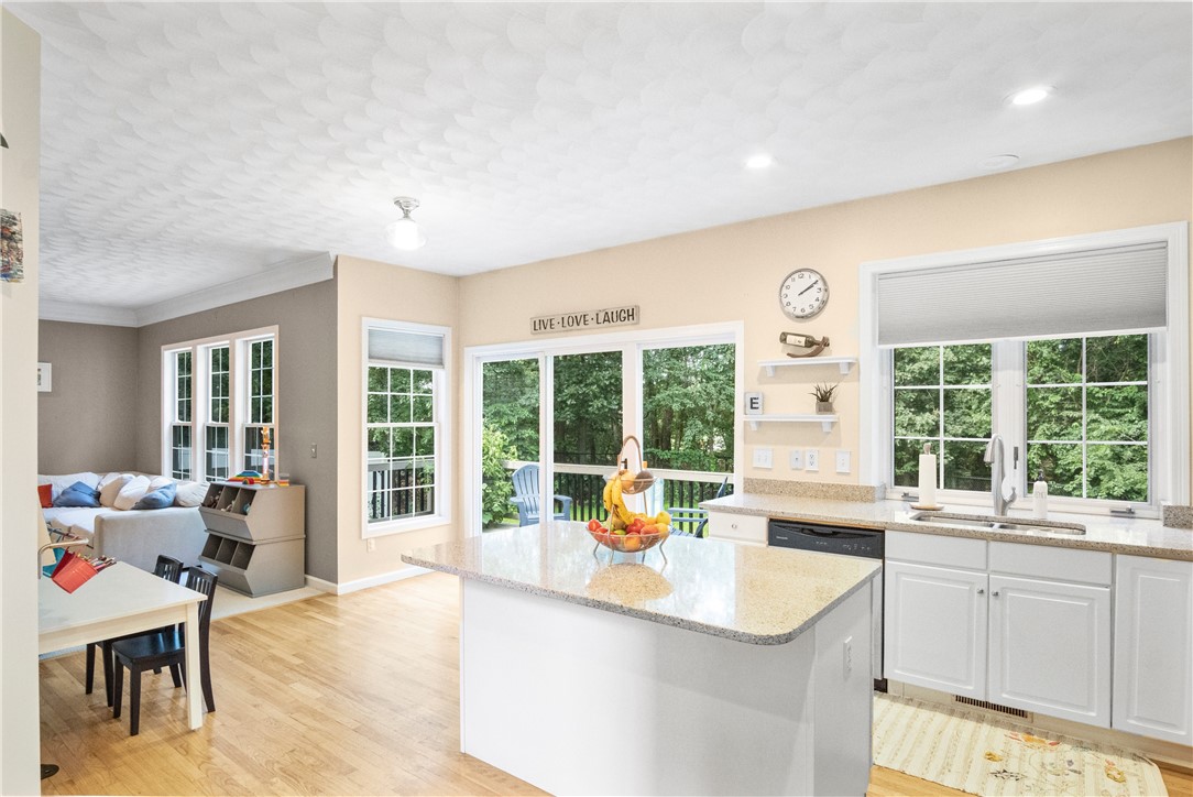 293 Castle Rocks Road Warwick, RI 02886 - Photo 5 of 29 Gallery Image 5