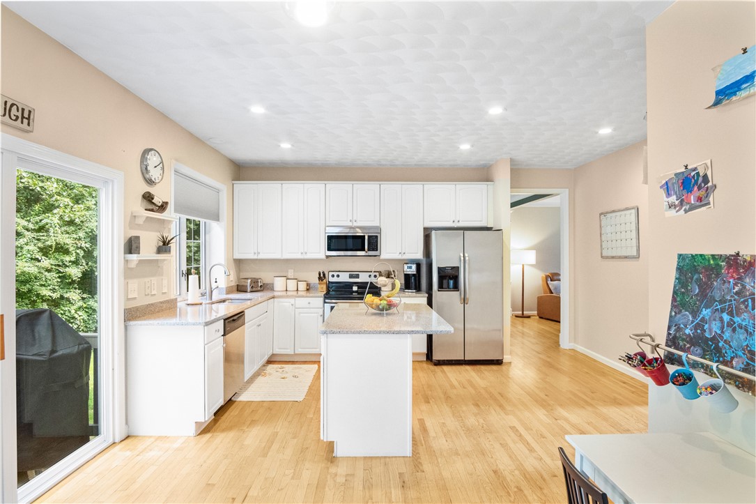 293 Castle Rocks Road Warwick, RI 02886 - Photo 6 of 29 Gallery Image 6
