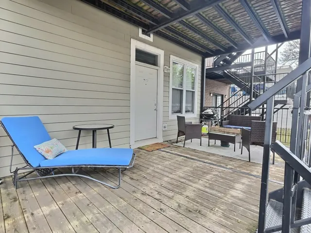 $4,695 | 2538 North Southport Avenue, Unit 1R, Chicago, IL 60614