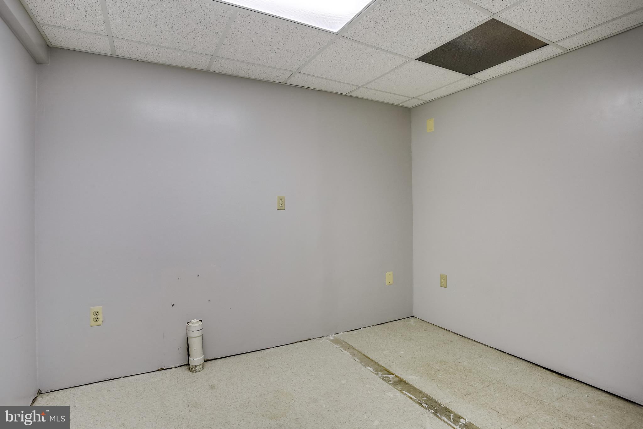 8012 Brightfield Road Ellicott City, MD 21043 - Photo 24 of 31 Gallery Image 24