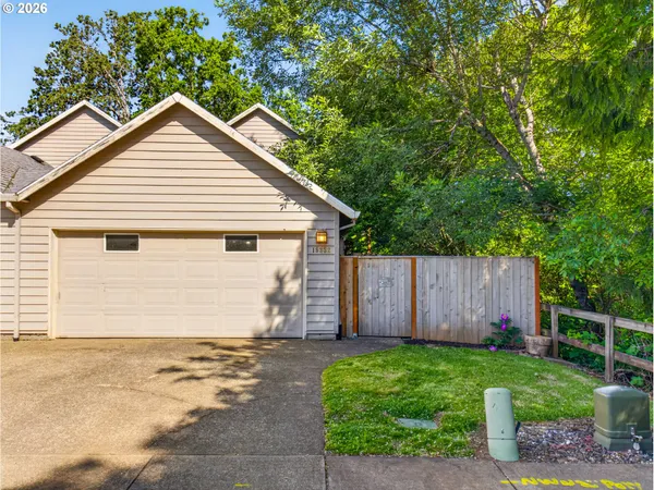 $375,000 | 19332 Silverfox Parkway, Oregon City, OR 97045