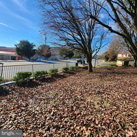 $2,500 | 255 South Pickett Street, Unit 102, Alexandria, VA 22304