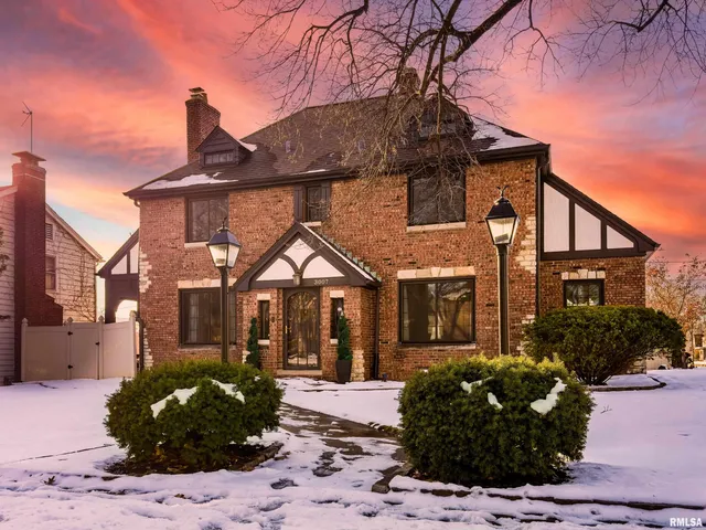 $349,900 | 3007 North Bigelow Street, Peoria, IL 61604