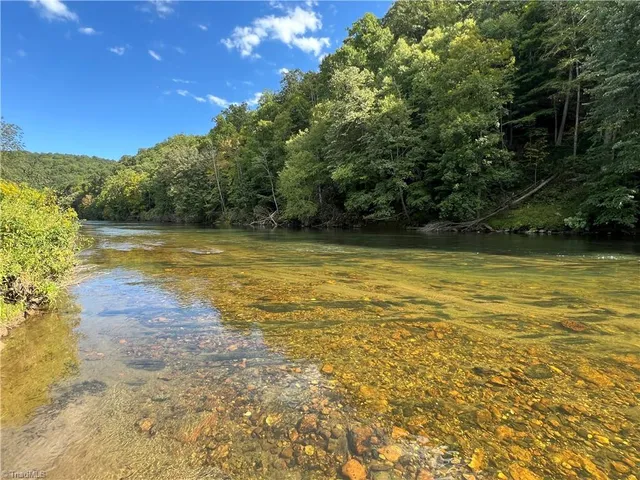 $84,900 | 34 Fox Crest, Laurel Springs, NC 28644