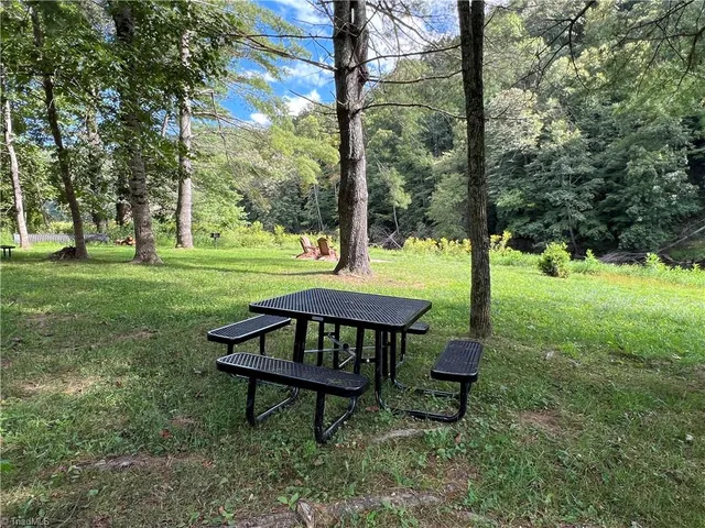 $84,900 | 34 Fox Crest, Laurel Springs, NC 28644