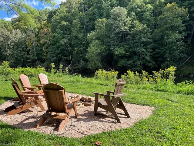 $84,900 | 34 Fox Crest, Laurel Springs, NC 28644