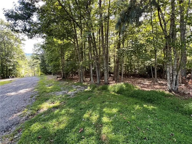 $84,900 | 34 Fox Crest, Laurel Springs, NC 28644