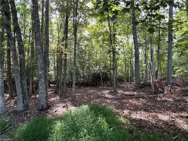 $84,900 | 34 Fox Crest, Laurel Springs, NC 28644