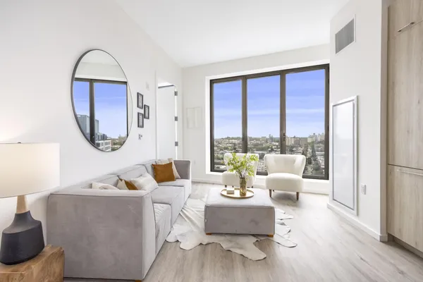$5,495 | 545 Vanderbilt Avenue, Unit 17H | Prospect Heights