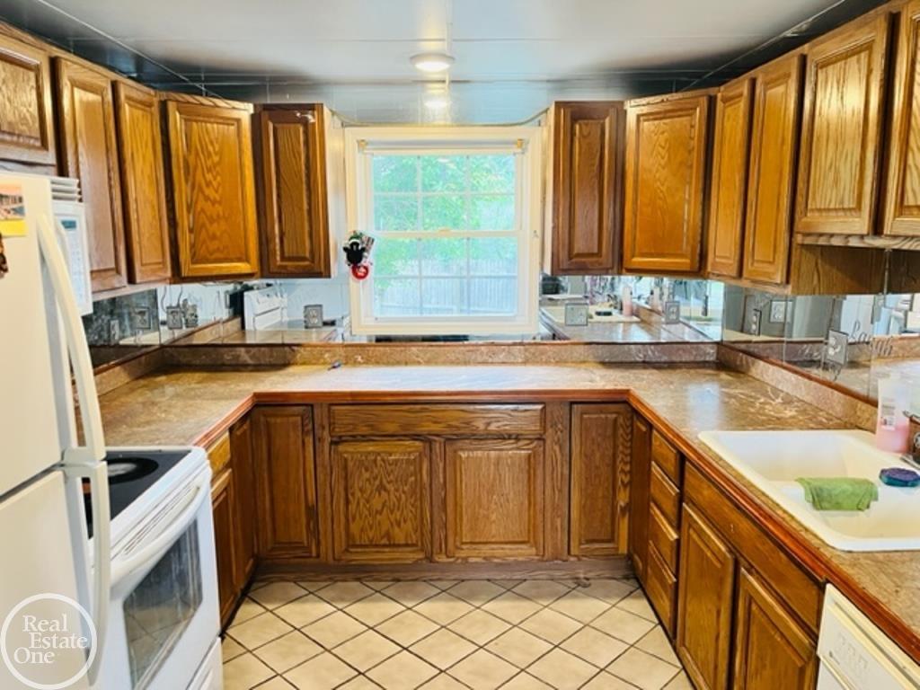 6782 Wildcat Road Jeddo, MI 48032 - Photo 13 of 83 50123430-12.JPG