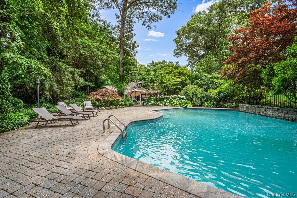 39 Cherry Lane Syosset, NY 11791 - Photo 41 of 43