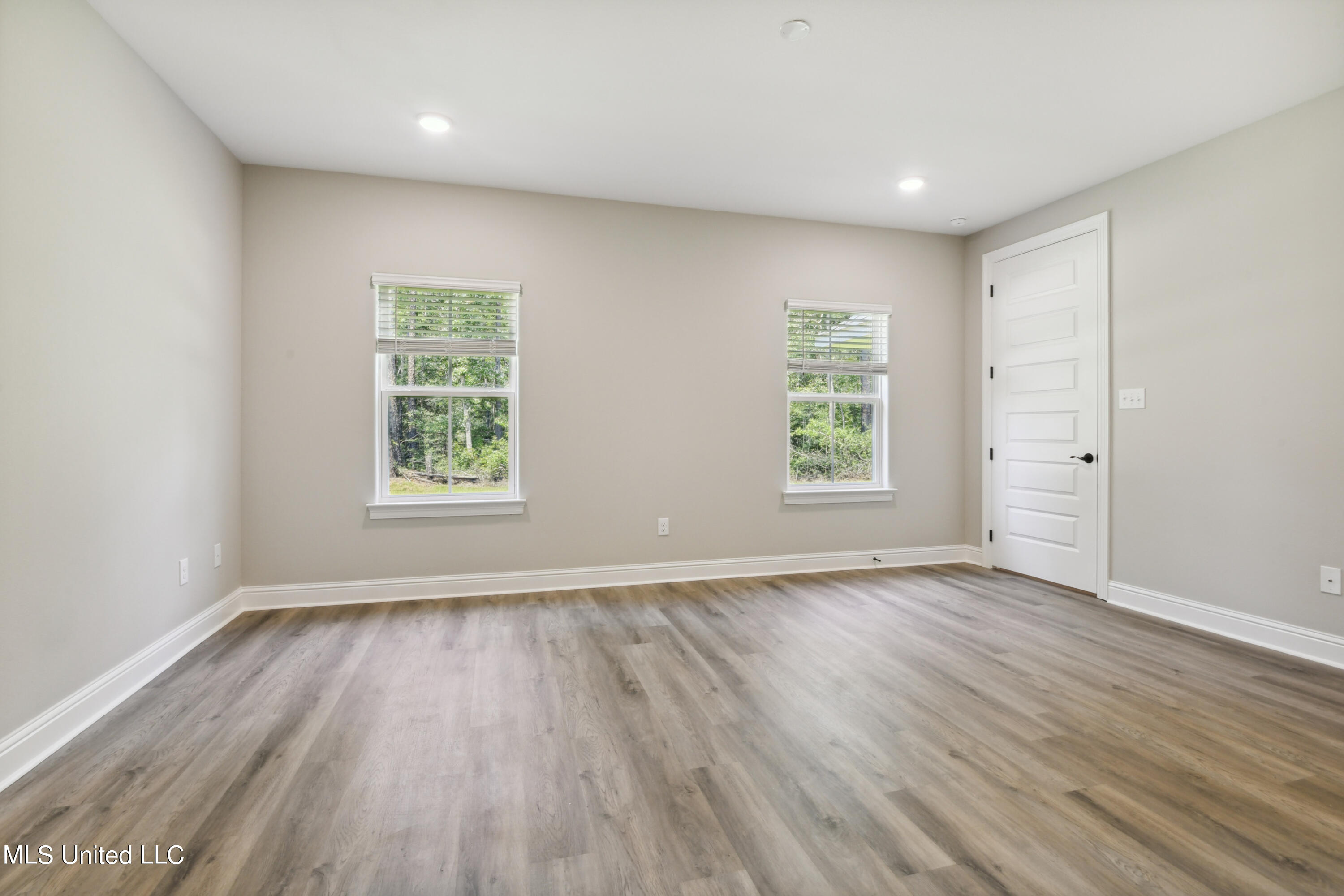 11042 Alphabet Road, Unit 9006 Gulfport, MS 39503 - Photo 5 of 17 primary Bedroom