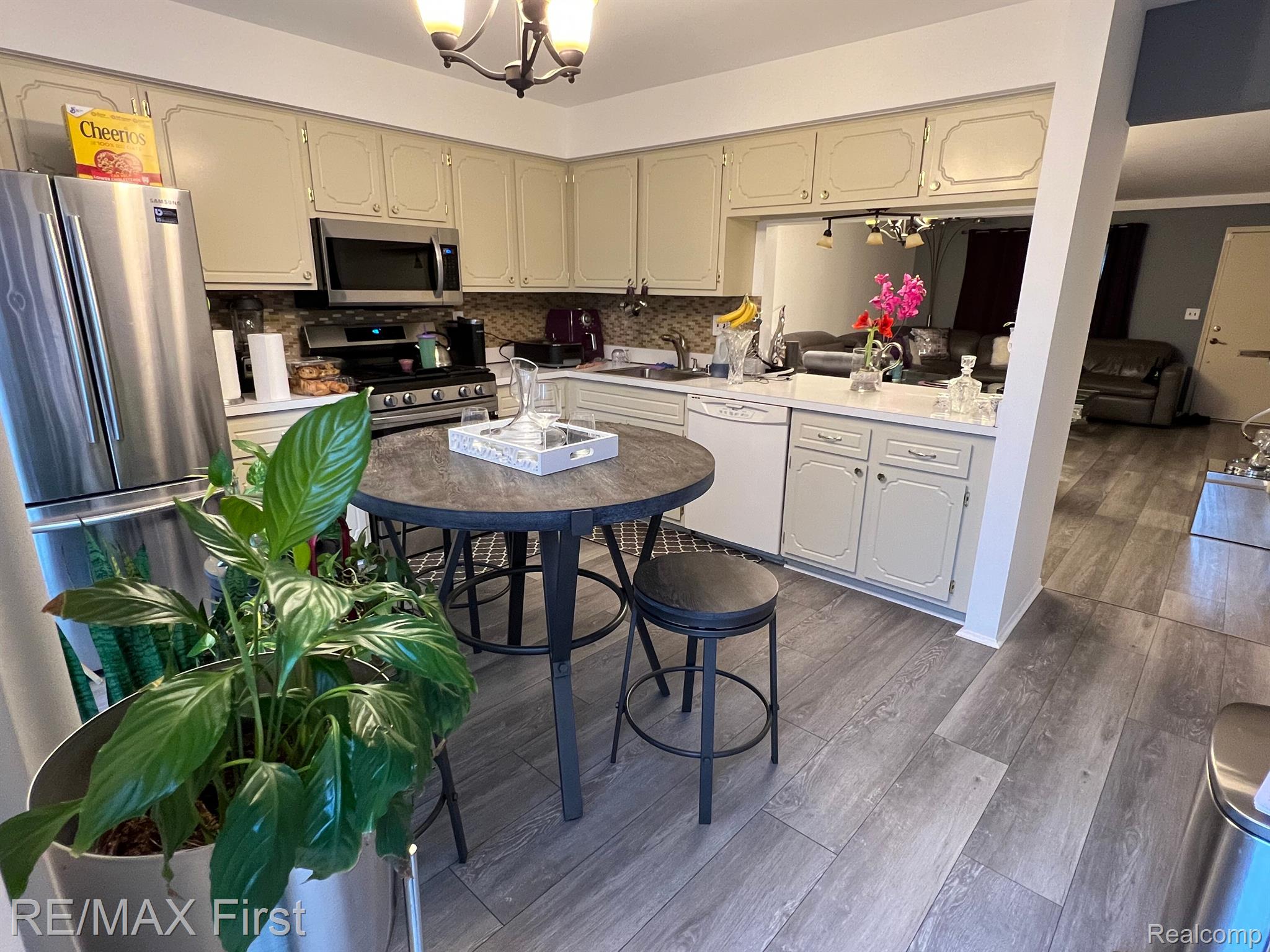 31153 Hoover Road Warren, MI 48093 - Photo 3 of 14 Gallery Image 3