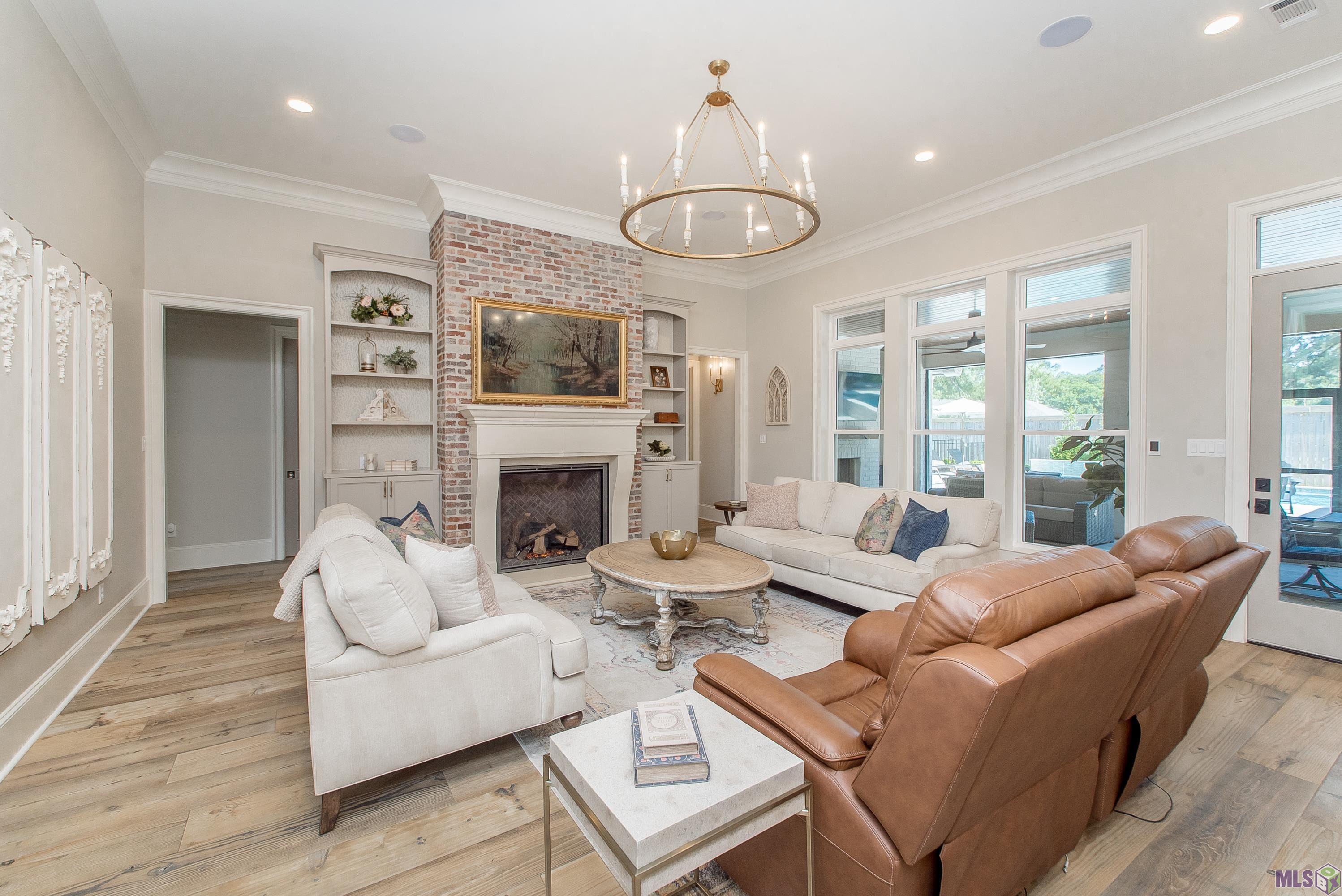 9984 Forrest Delatte Road Denham Springs, LA 70726 - Photo 15 of 59 Spacious Living Room