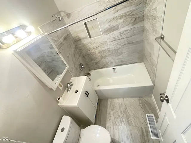 $1,300 | 5225 East 34th Street, Indianapolis, IN 46218