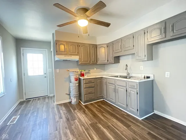 $1,300 | 5225 East 34th Street, Indianapolis, IN 46218