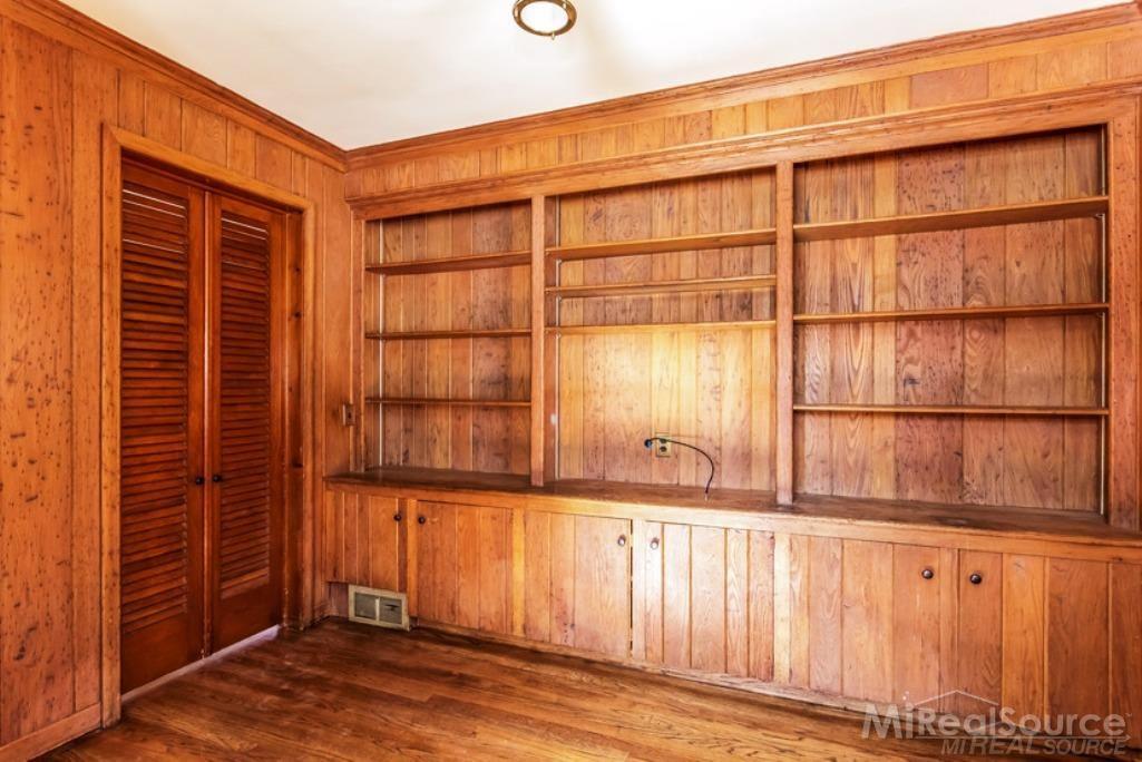 240 Vendome Road Grosse Pointe Farms, MI 48236 - Photo 14 of 33