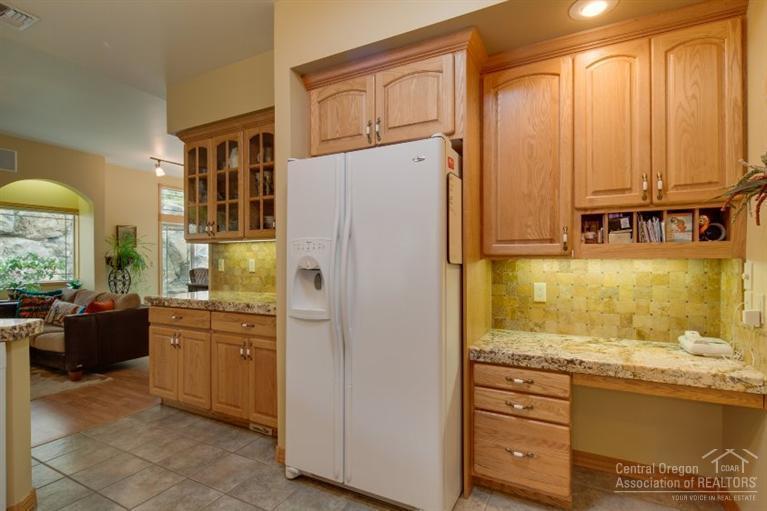 2277 Northwest Putnam Road Bend, OR 97703 - Photo 12 of 25 Additional Photo