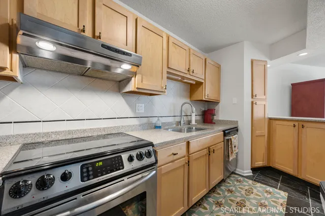 $275,000 | 509 Aurora Avenue, Unit 120, Naperville, IL 60540