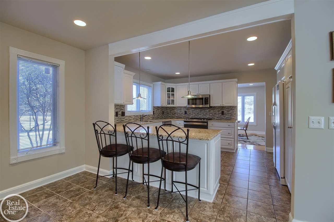 1498 Mill Race Road Rochester, MI 48306 - Photo 17 of 44 50006582-16.JPG