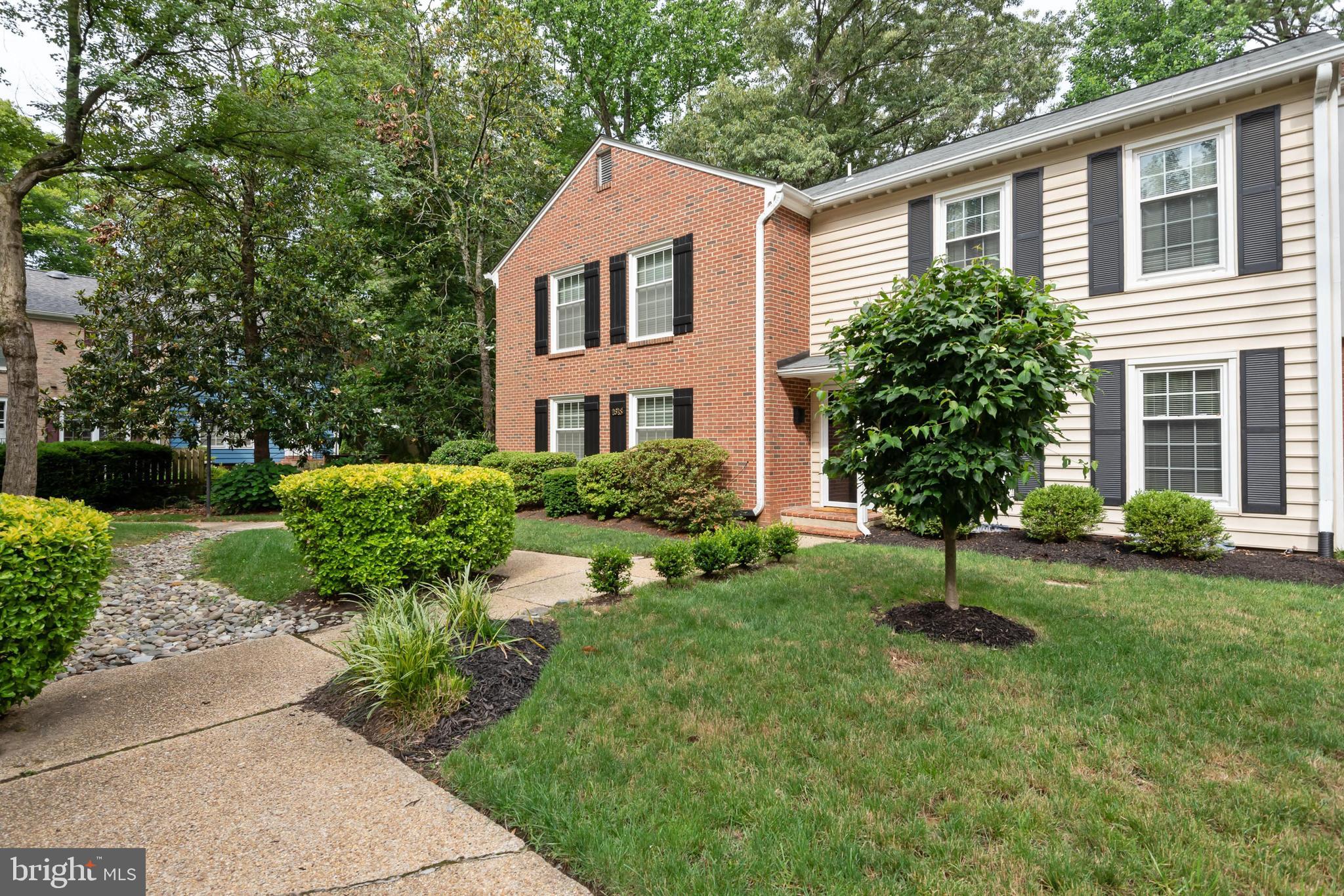 1620 Dryden Way Crofton, MD 21114 - Photo 3 of 33