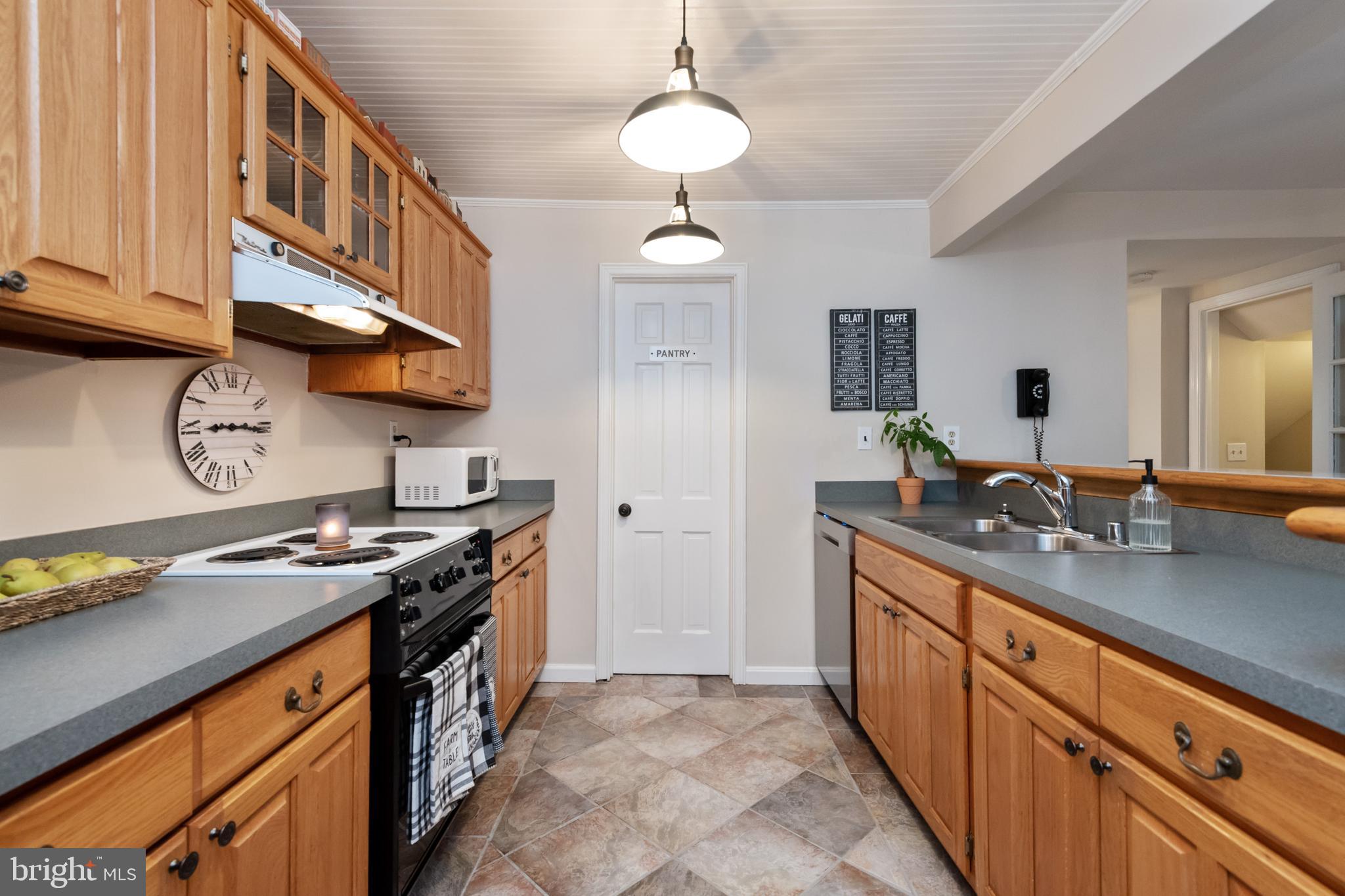 1620 Dryden Way Crofton, MD 21114 - Photo 10 of 33