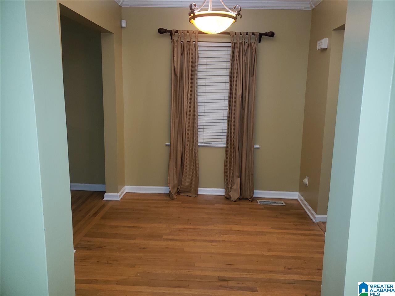 740 Center Place Southwest Birmingham, AL 35211 - Photo 4 of 14
