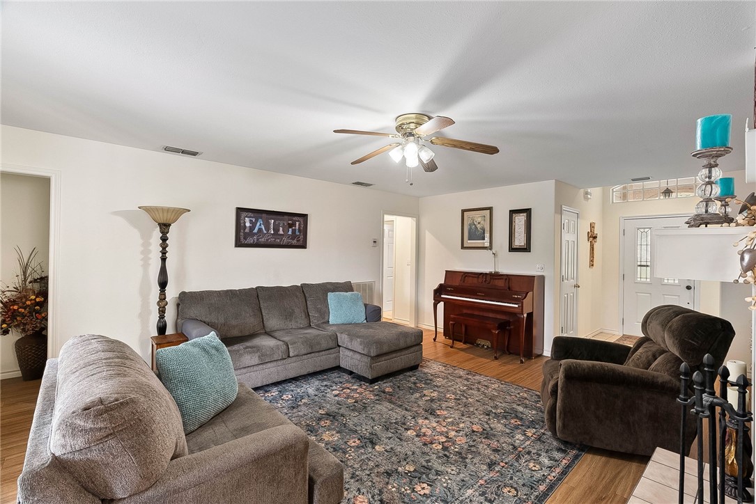 602 Bent Tree Street Rockport, TX 78382 - Photo 6 of 26