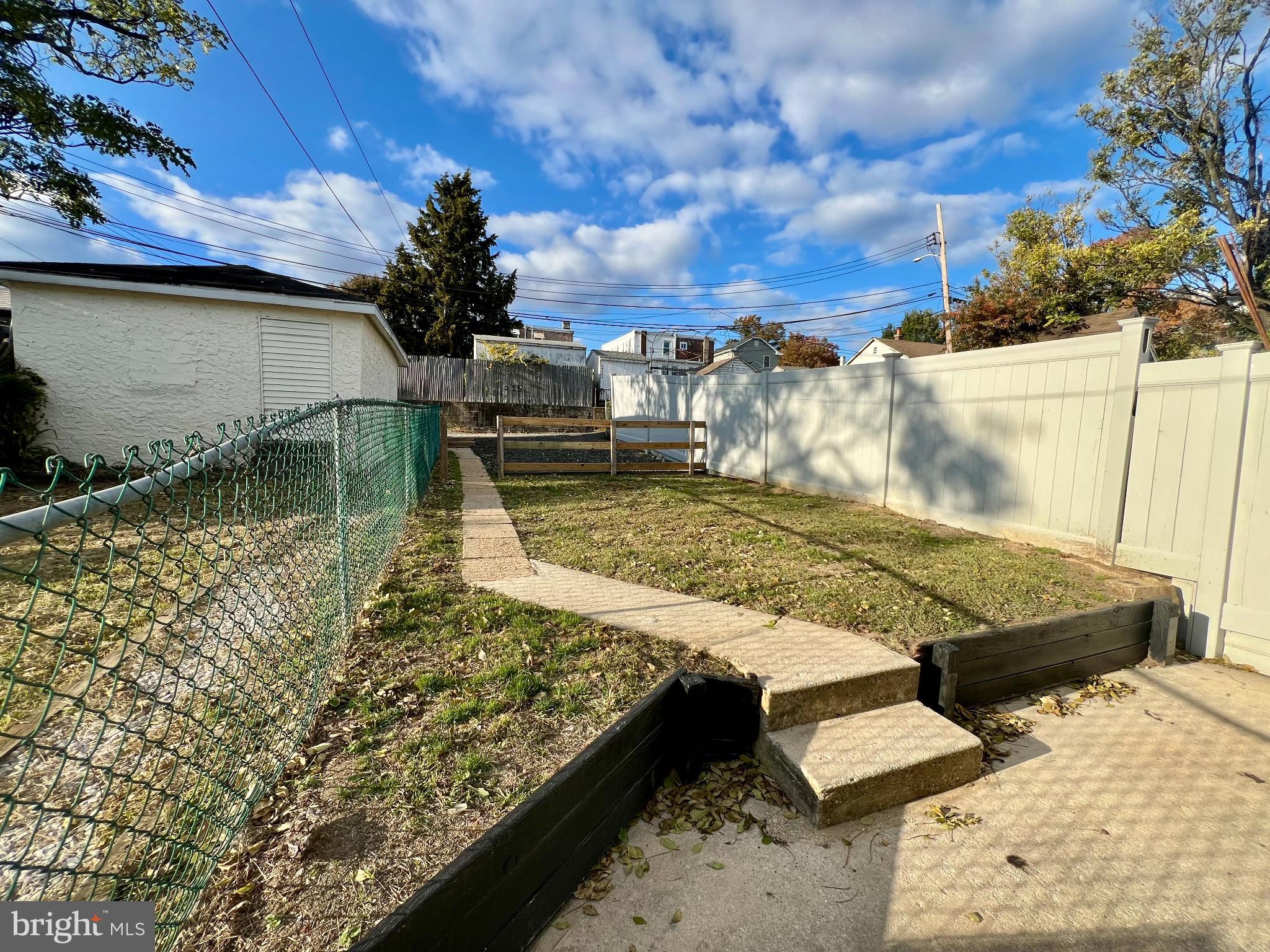160 West Ridge Road Marcus Hook, PA 19061 - Photo 31 of 32 Spacious backyard