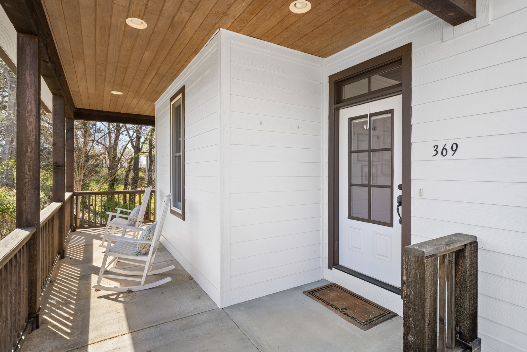 369 Fanning Bend Drive Winchester, TN 37398 - Photo 4 of 54 a balcony with chairs and a gate