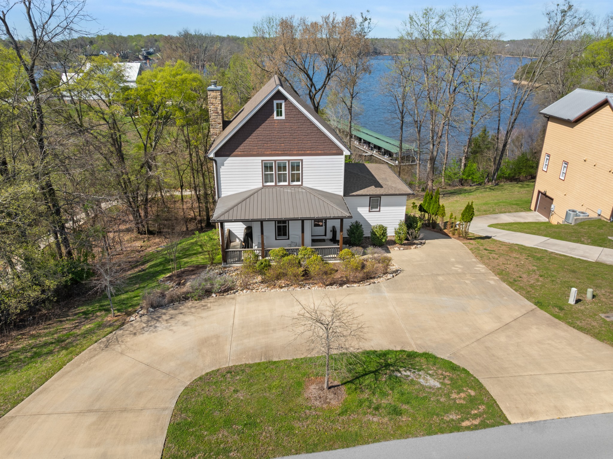 369 Fanning Bend Drive Winchester, TN 37398 - Photo 46 of 54 a front view of a house with garden