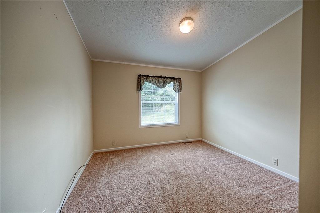 89 Delaware Drive Cheswick, PA 15024 - Photo 15 of 20 an empty room with windows