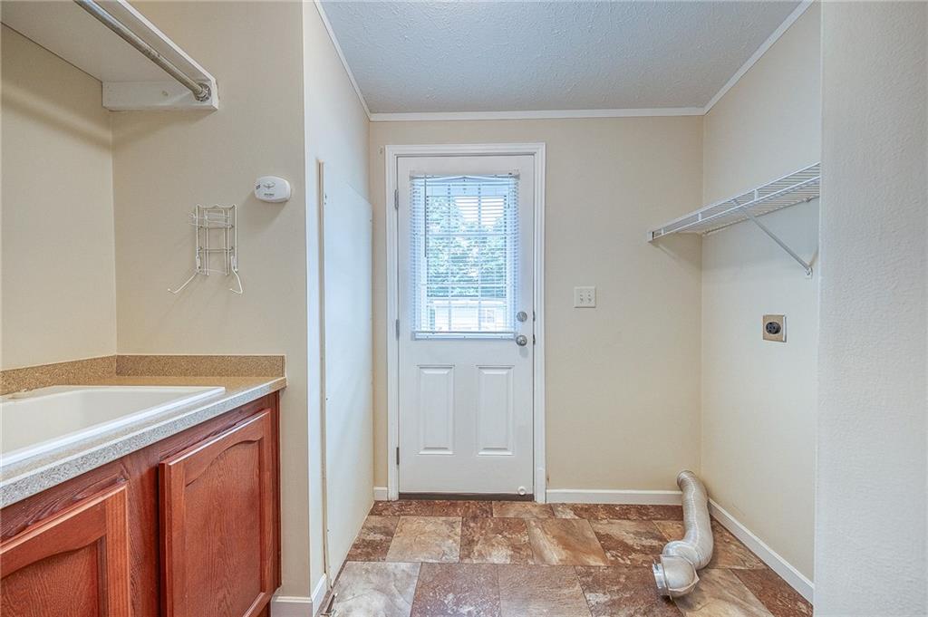 89 Delaware Drive Cheswick, PA 15024 - Photo 19 of 20 a room that has a sink in it