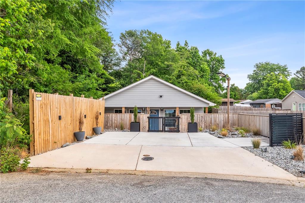505 Kent Court High Point, NC 27260 - Photo 2 of 36