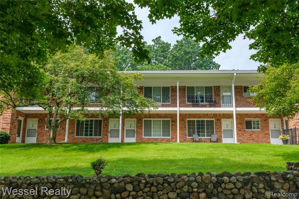 417 Prospect Street, Unit 210 Romeo, MI 48065 - Photo 1 of 23