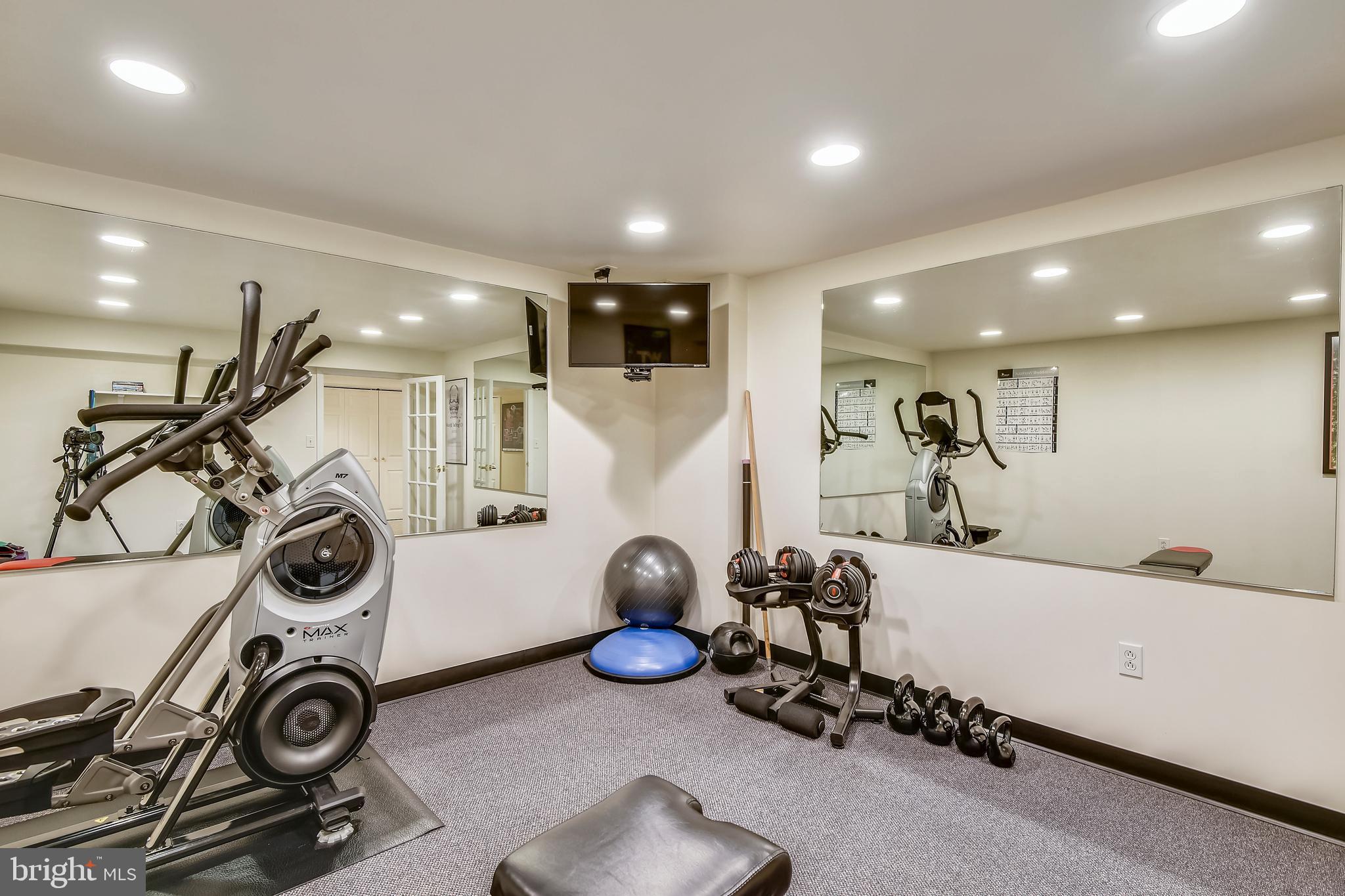 551 Forest View Road Linthicum Heights, MD 21090 - Photo 18 of 37 LL Workout space