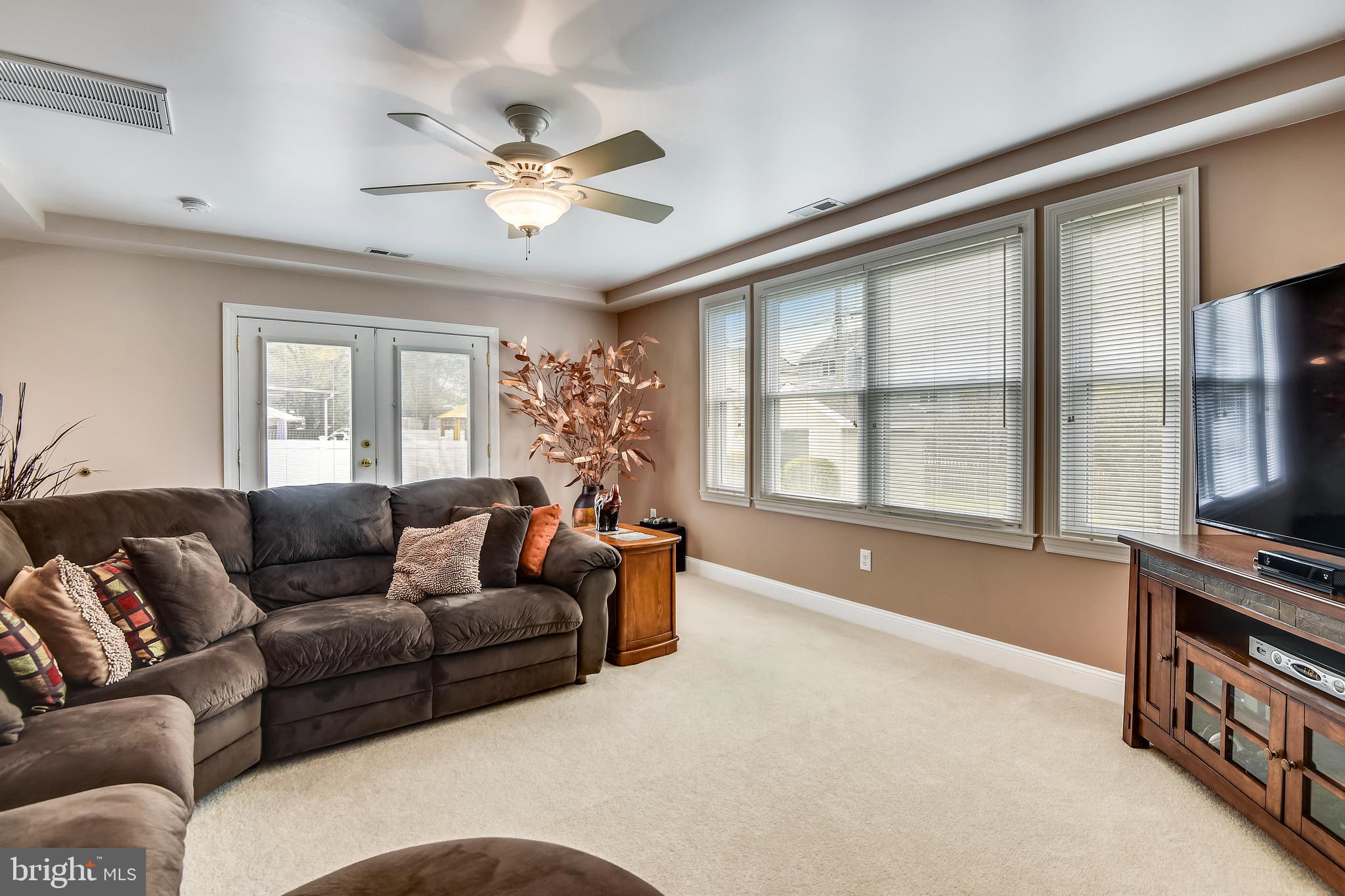 551 Forest View Road Linthicum Heights, MD 21090 - Photo 30 of 37 Family Room