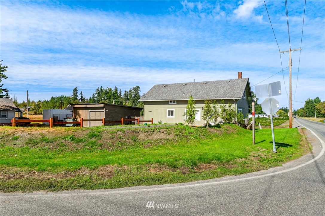 2890 East Badger Road Everson, WA 98247 - Photo 3 of 38 a view of a back yard