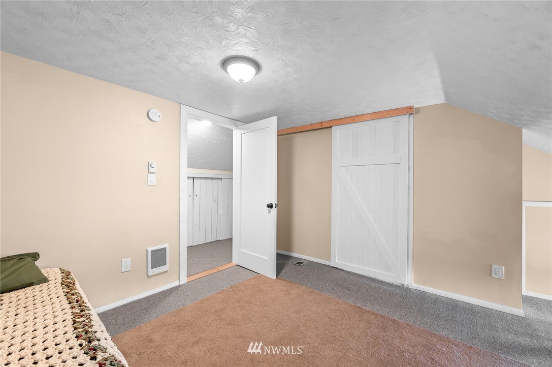 2890 East Badger Road Everson, WA 98247 - Photo 30 of 38 a view of an empty room
