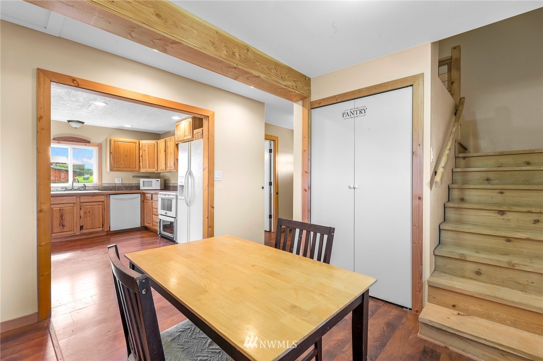 2890 East Badger Road Everson, WA 98247 - Photo 38 of 38 a view of a kitchen from the hallway