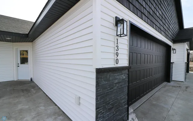 $329,900 | 1398 Prairie Lane, Wahpeton, ND 58075