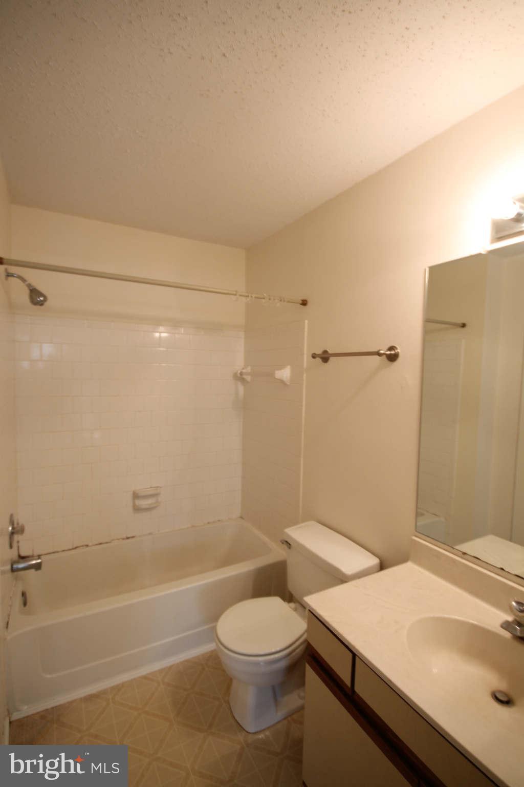 106 Fort Evans Road Southeast, Unit F Leesburg, VA 20175 - Photo 14 of 20 Bath (Master)