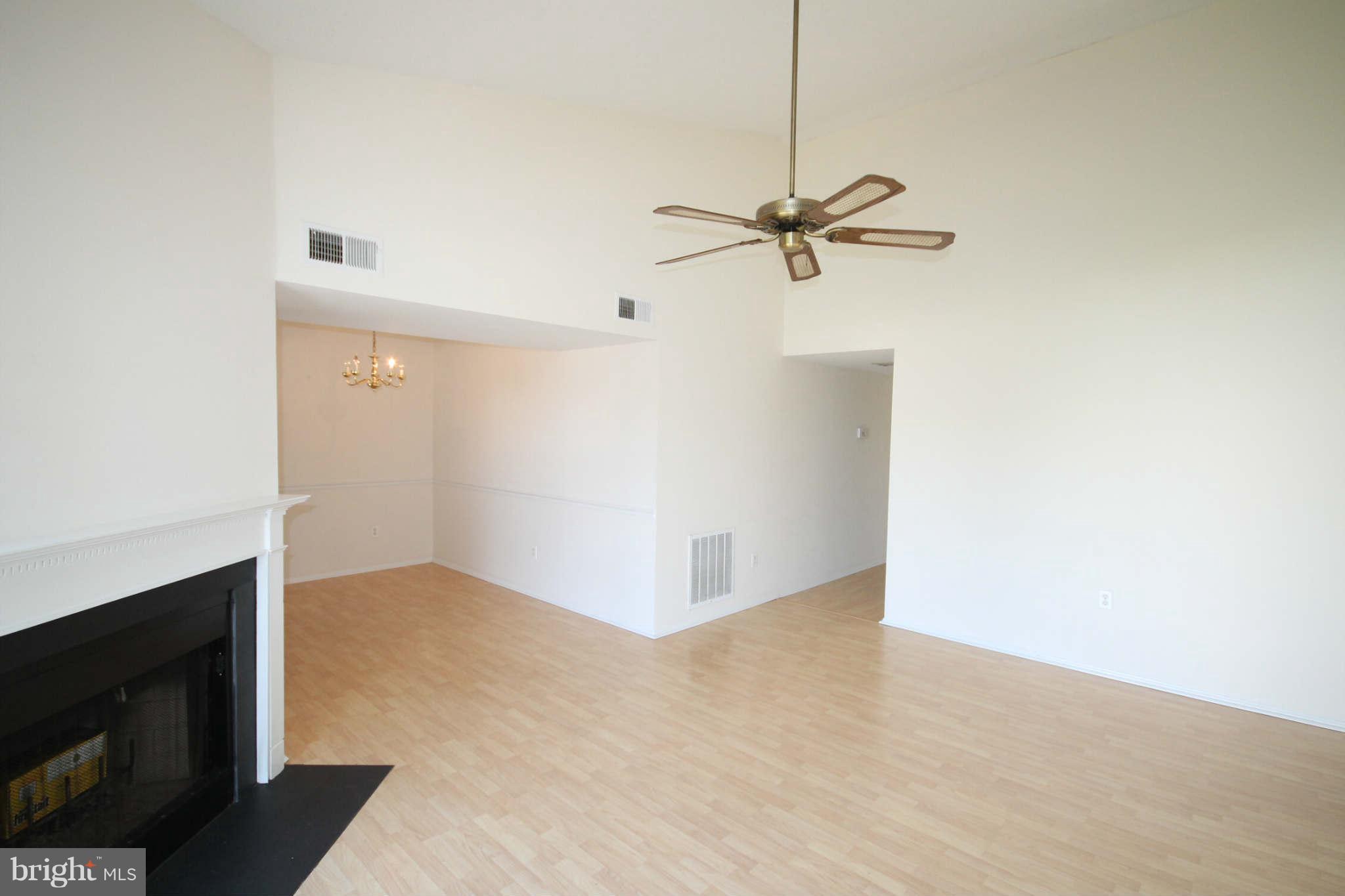 106 Fort Evans Road Southeast, Unit F Leesburg, VA 20175 - Photo 5 of 20 Living Room
