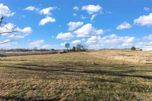 $585,000 | 1512 Old St Marys Road, Perryville, MO 63775