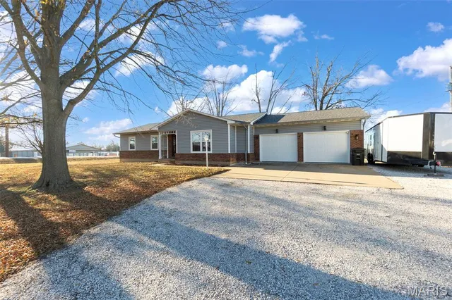 $585,000 | 1512 Old St Marys Road, Perryville, MO 63775