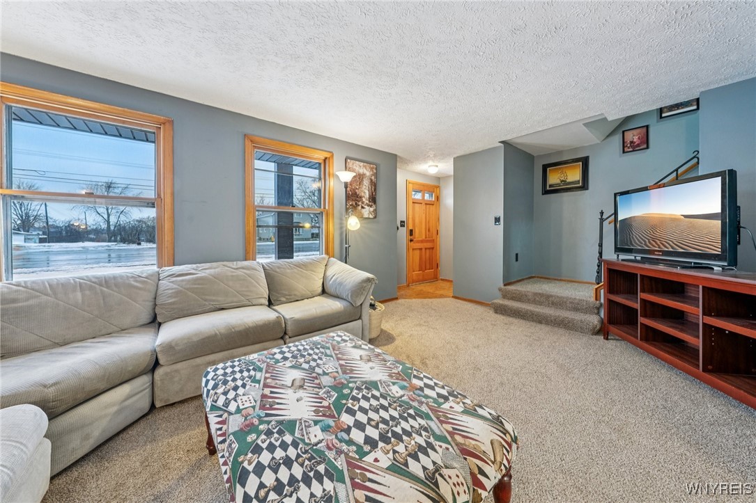 621 French Road, Unit R Cheektowaga, NY 14227 - Photo 4 of 23 living room