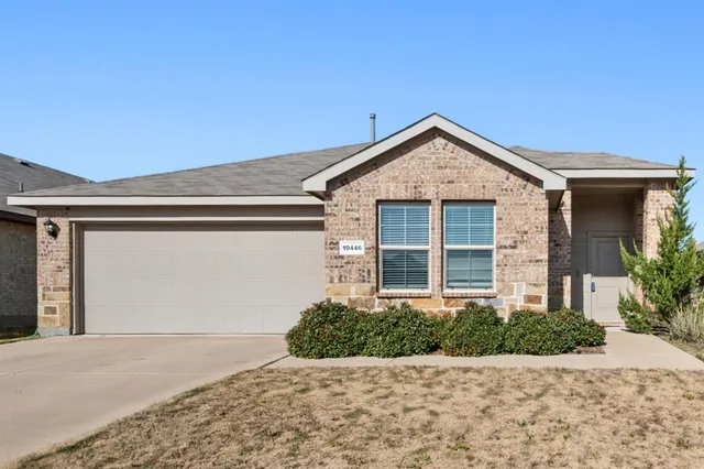 $289,900 | 10446 Ft Clark Trail, Crowley, TX 76036