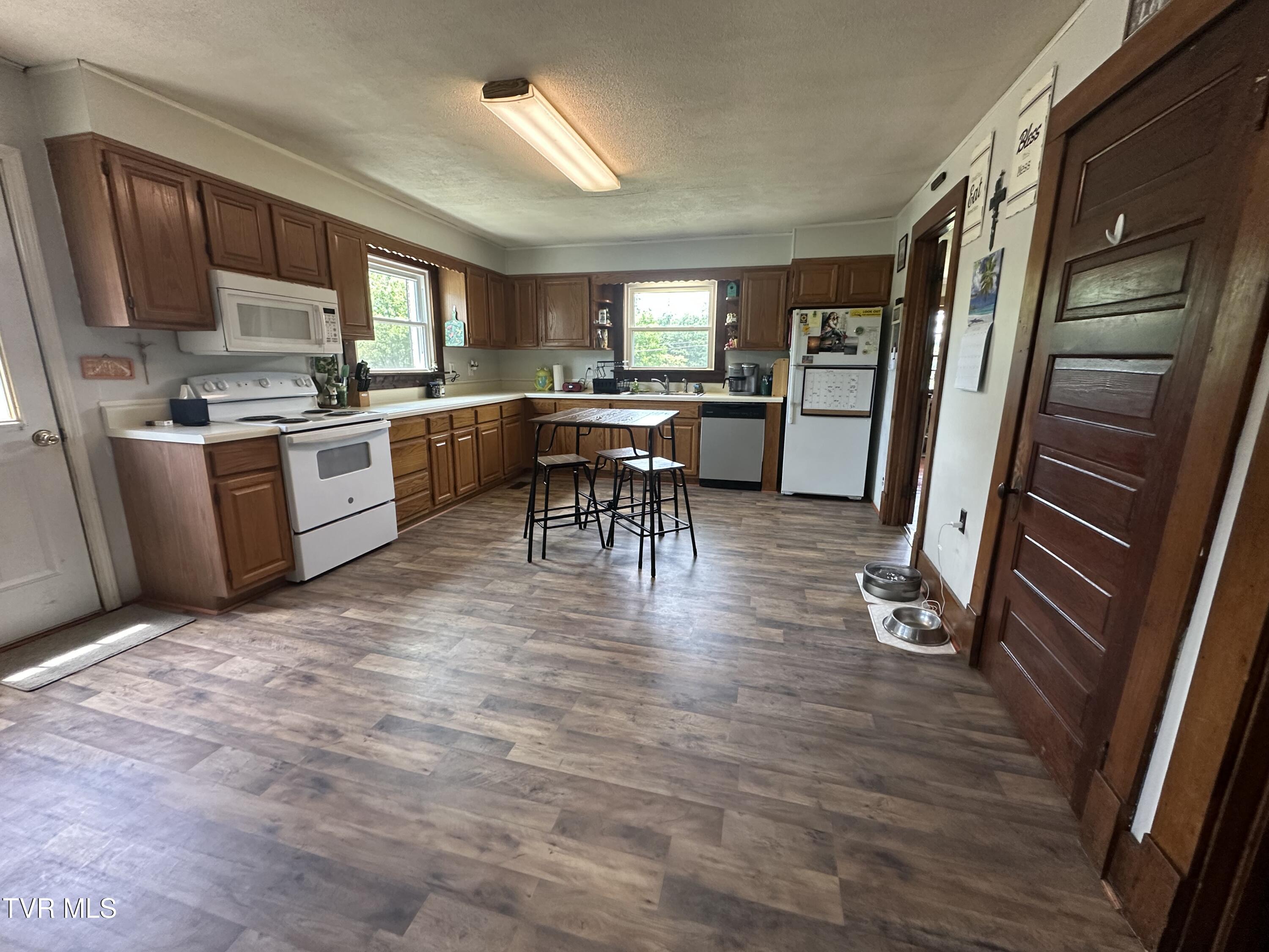 508 Summit Drive Jonesborough, TN 37659 - Photo 2 of 38 2